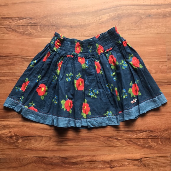 Hollister Navy High Waisted Floral Circle Skirt, Size XS - Picture 2 of 5